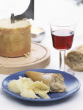 Tete de Moine with Baguette, Girolle and Wine Lámina fotográfica Tete de Moine with Baguette, Girolle and Wine Lámina fotográfica