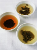 Véronique Leplat - Three Bowls of Different Types of Tea - Fotografik Baskı Véronique Leplat - Three Bowls of Different Types of Tea - Fotografik Baskı