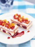 Zuppa Romana (Layered Sponge and Cream Dessert) Photographie par Peter Medilek