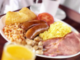English Breakfast: Bacon, Scrambled Egg, Sausages, Beans Etc. Fotografie-Druck