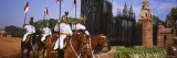 Four Army Soldiers Holding Flags and Riding on Horses, Presidential Palace Grounds, New Delhi, Indi Lámina fotográfica por Panoramic Images Four Army Soldiers Holding Flags and Riding on Horses, Presidential Palace Grounds, New Delhi, Indi Lámina fotográfica por Panoramic Images