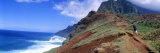 Adult Hiking Up a Mountain, Kalalau Trail , Na Pali Coast, Kauai, Hawaiis Lámina fotográfica por Panoramic Images Adult Hiking Up a Mountain, Kalalau Trail , Na Pali Coast, Kauai, Hawaiis Lámina fotográfica por Panoramic Images