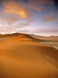 Sand Dune in Desert, Namibia Photographie par Peter Adams