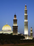 Grand Mosque, Al-Ghubrah, Muscat, Oman Lámina fotográfica por Walter Bibikow Grand Mosque, Al-Ghubrah, Muscat, Oman Lámina fotográfica por Walter Bibikow