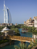 Burj Al Arab Hotel from the Madinat Jumeirah Complex, Dubai, United Arab Emirates Photographie par Walter Bibikow