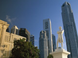 River Walk, Raffles Landing Site, Statue of Sir Thomas Raffles, Singapore Lámina fotográfica por Steve Vidler River Walk, Raffles Landing Site, Statue of Sir Thomas Raffles, Singapore Lámina fotográfica por Steve Vidler
