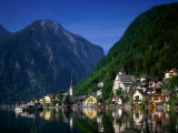 Village with Mountains and Lake, Hallstatt, Salzkammergut, Austria Fotografisk trykk av Steve Vidler