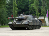 The Leopard 1A5 MBT of the Belgian Army in Action Fotografie-Druck von Stocktrek Images 