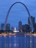 Old Courthouse and Gateway Arch, St. Louis, Missouri, USA Photographie par Walter Bibikow