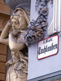 Statue on Building, Tuchlauben, Vienna, Austria Fotografie-Druck von Jon Arnold