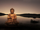 Golden Buddha Lakeside Fotografie-Druck von Jan Lakey