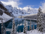 Wenkchemna Peaks and Moraine Lake, Banff National Park, Alberta, Canada Reprodukcja zdjęcia autor Gavin Hellier Wenkchemna Peaks and Moraine Lake, Banff National Park, Alberta, Canada Reprodukcja zdjęcia autor Gavin Hellier