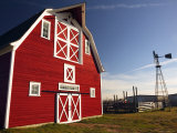 Red Barn, North Battleford, Saskatchewan, Canada Lámina fotográfica por Walter Bibikow Red Barn, North Battleford, Saskatchewan, Canada Lámina fotográfica por Walter Bibikow