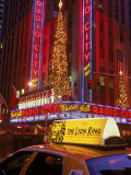 Cab at Radio City Music Hall Photographie par Rudi Von Briel