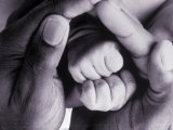 Father's Hands Holding Baby's Hands Fotografisk trykk av Chris Briscoe