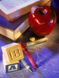 Crayons, Letter Blocks, Apple and Books Lámina fotográfica por Eric Kamp Crayons, Letter Blocks, Apple and Books Lámina fotográfica por Eric Kamp