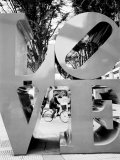 Sculpture d'amour, Shinjuku, Tokyo, Japon Photographie par Walter Bibikow