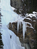 Lake Louise, Ice, Rock Climbing Photographie par Keith Levit
