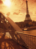 France, Paris, Eiffel and Passerelle Photographie par Silvestre Machado