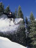 Airborne Man on Snowboard Fotografisk tryk af Kurt Olesek