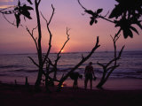 Couple and Sunset,Tamarindo, Costa Rica Fotografisk trykk av Jennifer Broadus Couple and Sunset,Tamarindo, Costa Rica Fotografisk trykk av Jennifer Broadus