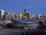 Horizon et Saddledome, Calgary, Alberta Photographie par Walter Bibikow