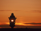 Silhouetted Motorcyclist at Sunset, Marin City, CA Fotografie-Druck von Robert Houser