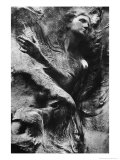 Carving on Tomb, Pere Lachaise Cemetery, Paris Lámina giclée por Simon Marsden