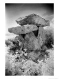 Knockeen Dolmen, County Waterford, Ireland Lámina giclée por Simon Marsden