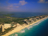 Vista aérea de hoteles, Cancún (México) Lámina fotográfica por Walter Bibikow Vista aérea de hoteles, Cancún (México) Lámina fotográfica por Walter Bibikow