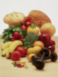 Weights, Vitamins, Healthy Foods Lámina fotográfica por Derek Cole Weights, Vitamins, Healthy Foods Lámina fotográfica por Derek Cole
