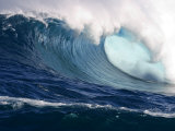 60 Foot Surf Crashes on Mauis Northshore at Peahi, Hawaii Valokuvavedos tekijänä David B. Fleetham