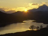 Loch Garry at Sunset, Western Highlands, Scotland Lámina fotográfica por Mark Hamblin
