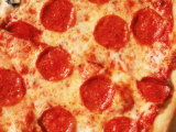 Close-up of Pepperoni Pizza Fotografie-Druck von Mitch Diamond