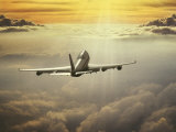 Airplane Flying in Sky Fotografie-Druck von Peter Walton