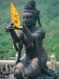 Statue of Disciple of Tian Tan Buddha Photographie par Stewart Cohen