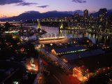 Granville Island, Dusk, Vancouver, BC, CAN Fotografisk tryk af Mark Gibson