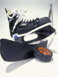 Black Ice Skates Fotografie-Druck von Peter Ardito