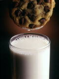 Chocolate Chip Cookie and Milk Fotografie-Druck von John T. Wong