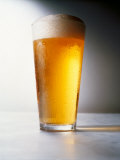 E1945 Glass of beer Lámina fotográfica por Dennis Lane E1945 Glass of beer Lámina fotográfica por Dennis Lane