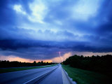 Lightning over the Bee Line Expressway, East of Orlando Photographie par Peter Krogh