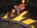 Joel Sartore - Molten Copper is Poured into Molds at Chuquicamata Copper Refinery - Fotografik Baskı
