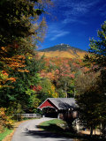 A Covered Bridge Lámina fotográfica por Richard Nowitz