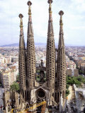 The Four Towers of Gaudi's Church of La Sagrada Familia Lámina fotográfica por Stephen St. John The Four Towers of Gaudi's Church of La Sagrada Familia Lámina fotográfica por Stephen St. John