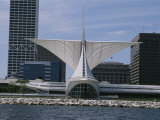 Exterior View of the Quadracci Pavilion at the Milwaukee Art Museum Fotografisk tryk af Paul Damien