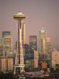 The Space Needle Dominates the Seattle Skyline Photographie par Richard Nowitz