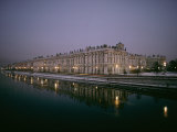 Vue nocturne du musée de l'Ermitage Photographie par Dick Durrance