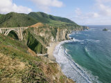 A View of Bixby Bridge on Hwy 1, Along Californias Big Sur Coast Photographie par Rich Reid
