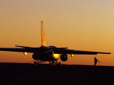 A U.S. Navy S-3 Viking is Is Ready to Fly from an Aircraft Carrier Fotografie-Druck von Medford Taylor