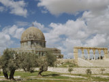 The Dome of the Rock, Completed in A.D. 691 For the Glorification of Islam Lámina fotográfica por Maynard Owen Williams The Dome of the Rock, Completed in A.D. 691 For the Glorification of Islam Lámina fotográfica por Maynard Owen Williams